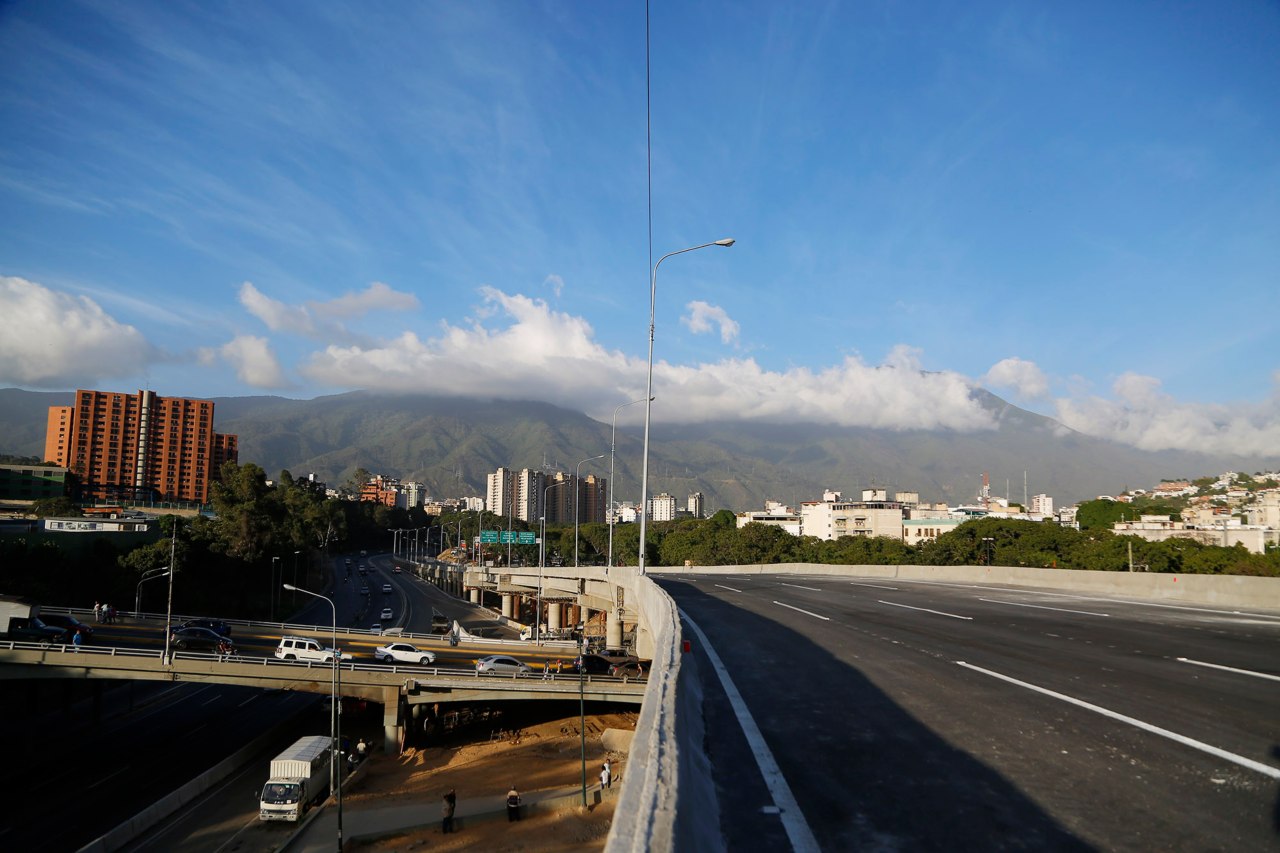 Autopista Valle - Coche estará cerrada por labores de ampliación en la Pista Oeste