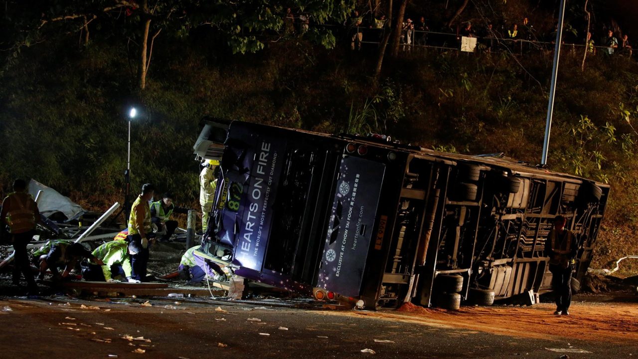 Accidente de autobús en Hong Kong dejó cuatro muertos y una decena de heridos