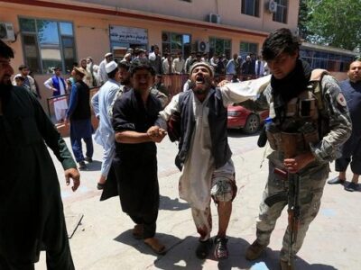 Al menos 15 muertos y 56 heridos por ataque suicida en Afganistán
