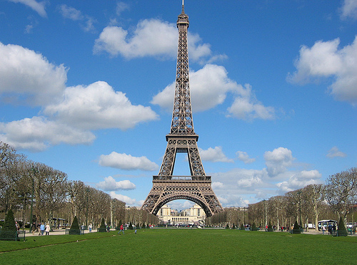 Francia salvará al turismo a través de un plan millonario