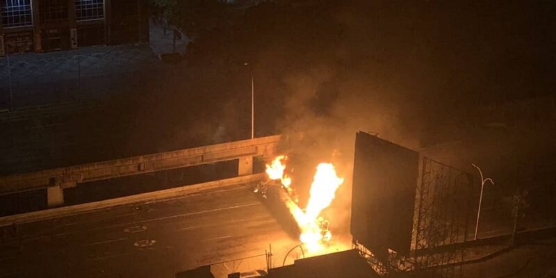 Reportan dos heridos por explosión de camión cisterna en Caracas