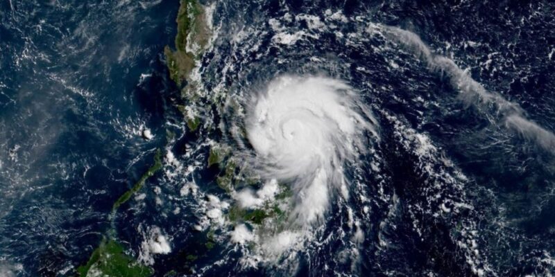 Al menos Cinco Muertos en Filipinas por el paso del Tifón "Vongfong"