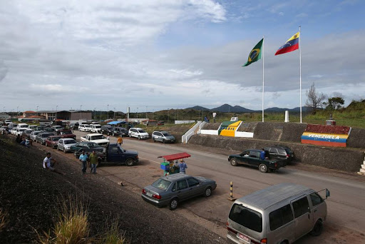 El 60 % de los venezolanos que regresan al país desde Brasil da positivo
