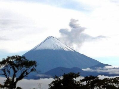 Volcán Sangay extiende ceniza por varias provincias de Ecuador