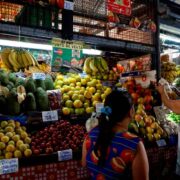 Venezolanos necesitan 103 sueldos mínimos para subsistir