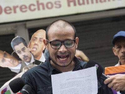 Detienen a un periodista y activista durante manifestación en Caracas