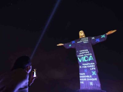 Cristo Redentor rindió homenaje a las víctimas de COVID-19 en Brasil