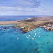 Ecuador conforma equipo para proteger islas Galápagos