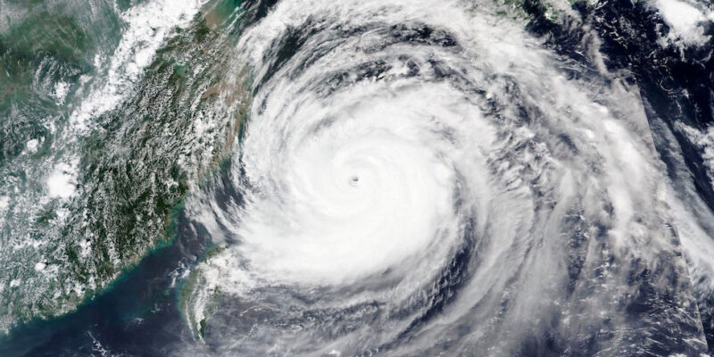 Japón se prepara para Haishen, el tifón más fuerte en décadas