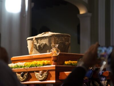 La institución financiera continuará poniendo a disposición de la Iglesia Católica la transmisión de la Solemne Ceremonia de Exhumación de los Restos