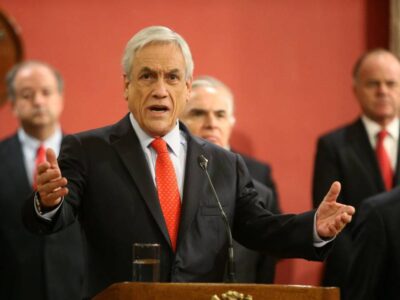 Piñera asegura que juicio político está basado en “hechos falsos”