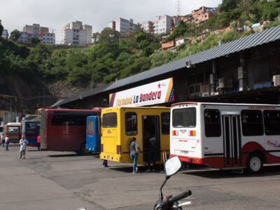 El viceministro de Transporte, Claudio Farías, informó que las instalaciones de autobuses deberán contar con medidas de bioseguridad
