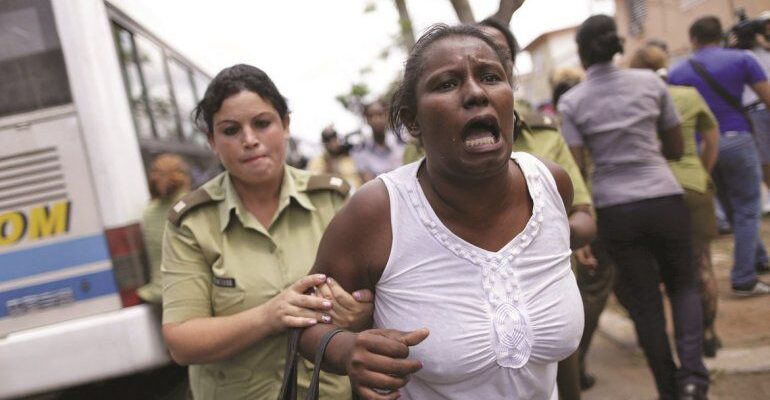 HRW: Gobierno cubano intensificó la represión contra los disidentes