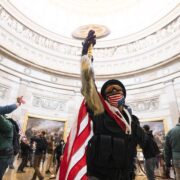 Asalto al Capitolio de EE.UU. dejó 4 muertos y 14 policías heridos