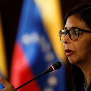 Venezuela acusa a España de “articular planes golpistas” con Colombia