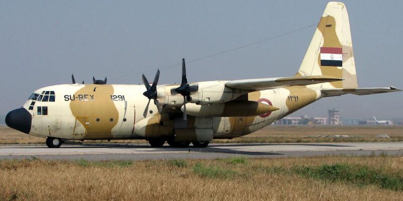 Siete personas perdieron la vida al estrellarse en un avión militar en Nigeria
