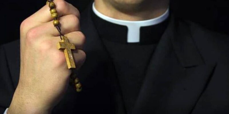 Arquidiócesis de Caracas advirtió que estafadores se disfrazan de sacerdotes