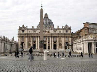 DOBLE LLAVE - Papa Francisco pide “conducta ejemplar” en las finanzas del Vaticano