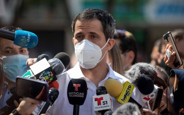 Doble Llave - Juan Guaidó condena el "hostigamiento a periodistas" en Venezuela
