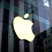 Apple reforzará iPhone 14 con aleación de titanio