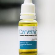 Expertos advierten que el Carvativir solo sirve como enjuague bucal