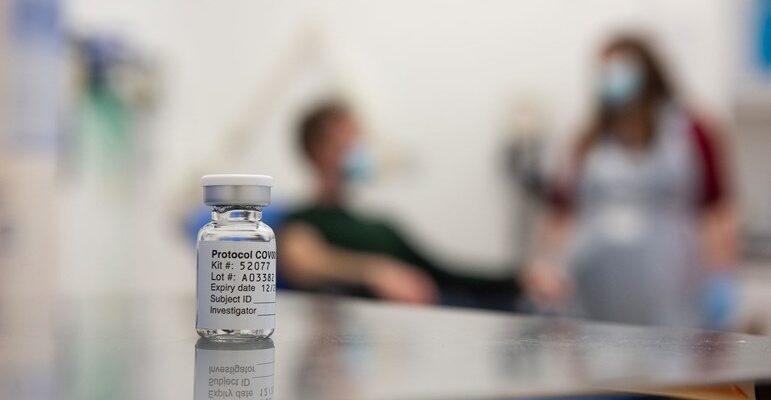 AstraZeneca y Oxford detienen su ensayo de vacunas contra el Covid-19 para niños