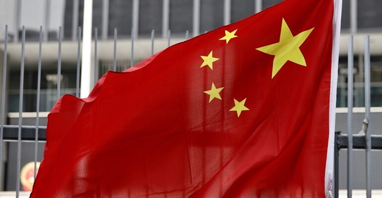 China amenazó con "dar una lección" a quien intente "usar Hong Kong como un peón"