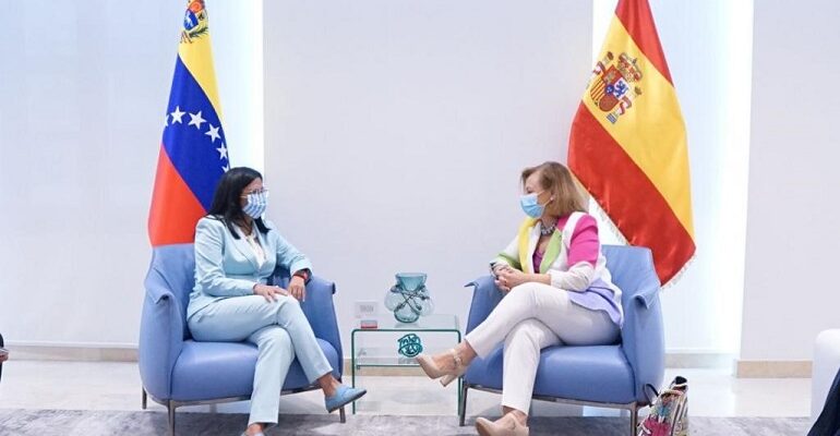 España anhela "una relación constructiva" con Venezuela