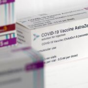 La EMA recomienda aplicar la segunda dosis de la vacuna AstraZeneca