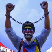 Foro Penal registró 323 presos políticos en Venezuela