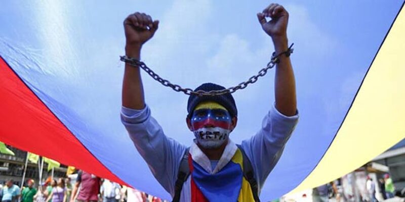 Foro Penal registró 323 presos políticos en Venezuela