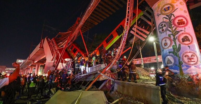 AMLO promete investigación "transparente" sobre derrumbe en el metro de Ciudad de México