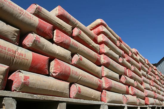 Industria del cemento produce menos de 10.000 toneladas anuales