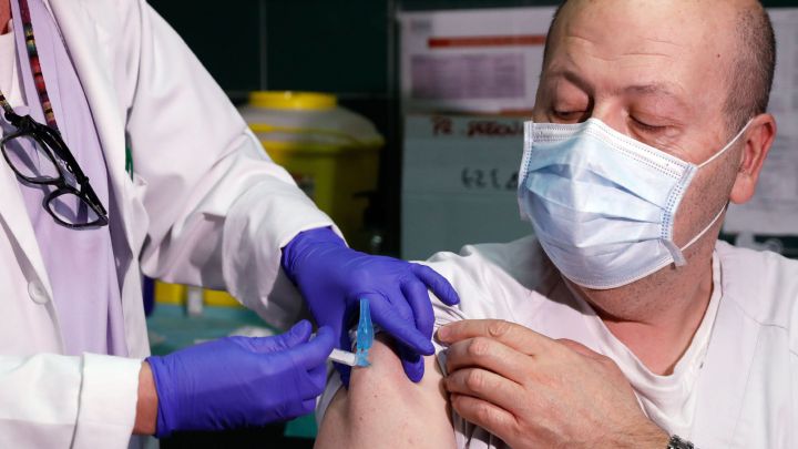 OMS alertó un posible desabastecimiento de jeringas para vacunas