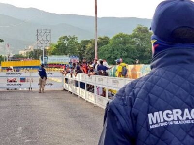 Colombia descarta reabrir la frontera con Venezuela hasta el 1 de septiembre