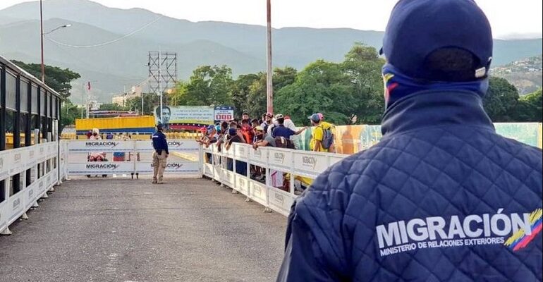 Colombia descarta reabrir la frontera con Venezuela hasta el 1 de septiembre