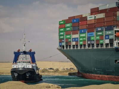 Egipto mostró "total flexibilidad" sobre compensaciones por el bloqueo del Canal de Suez