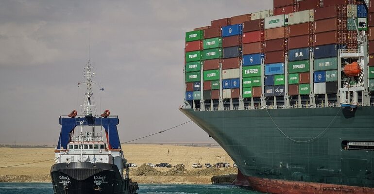 Egipto mostró "total flexibilidad" sobre compensaciones por el bloqueo del Canal de Suez