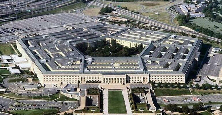 Exfuncionario del Pentágono afirmó que ovnis han interferido con las capacidades atómicas de EE.UU.