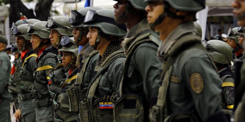 Disidencias de las FARC liberan a ocho militares venezolanos