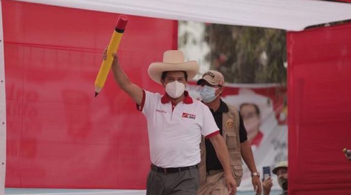 Pedro Castillo lidera en el recuento de votos por la Presidencia de Perú