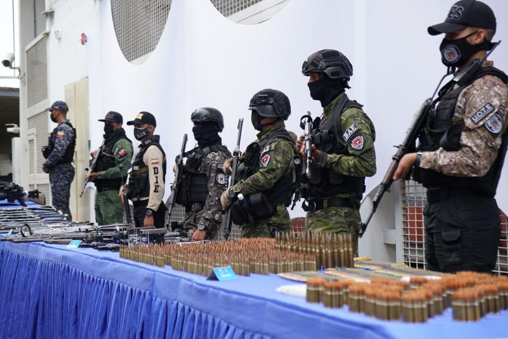 DOBLE LLAVE - Nicolás Maduro asegura que paramilitares colombianos operaban desde la Cota 905