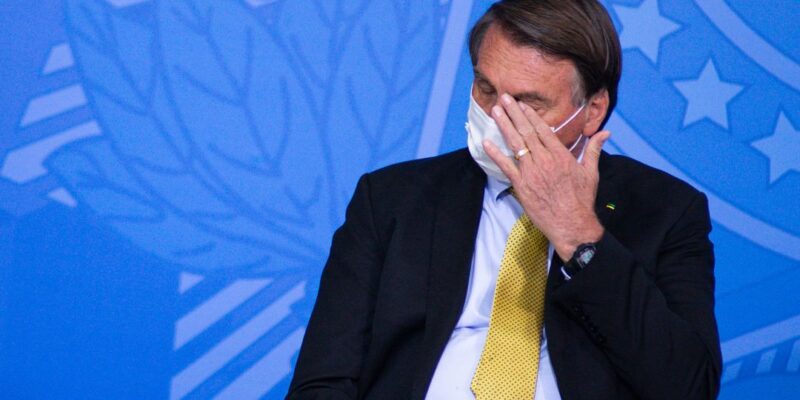Hospitalizan a Jair Bolsonaro por dolor abdominal