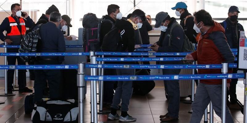 Chile abrirá fronteras para extranjeros residentes vacunados