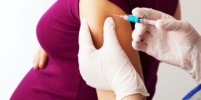 OMS incluyó a embarazadas en lista de prioridad para vacunación contra el Covid-19