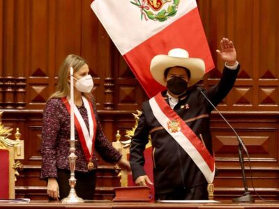 Pedro Castillo asumió presidencia de Perú