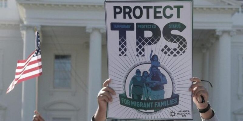 EE.UU. permite a venezolanos elegibles solicitar el TPS en línea