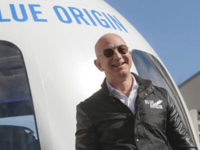 Jeff Bezos viajará al espacio este martes