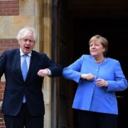 Merkel y Johnson pactan “nuevo capítulo” en las relaciones Londres-Berlín