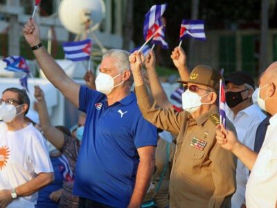 Miles de personas se reúnen en apoyo al gobierno cubano